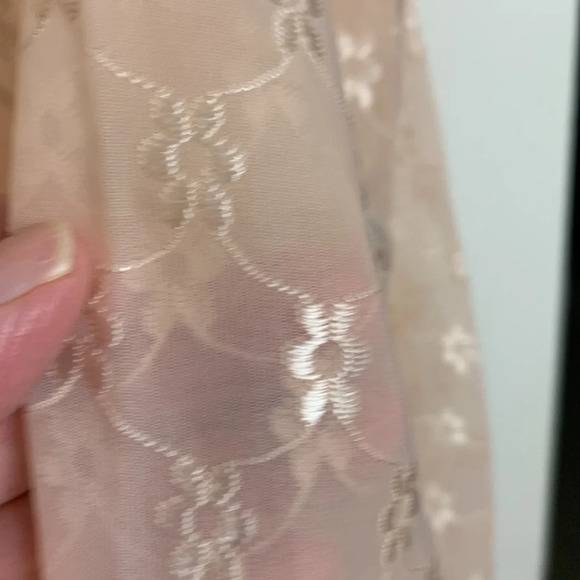 Vintage Pale Peach Lined Nightgown w Cap Sleeves and Lace - Picture 8 of 12